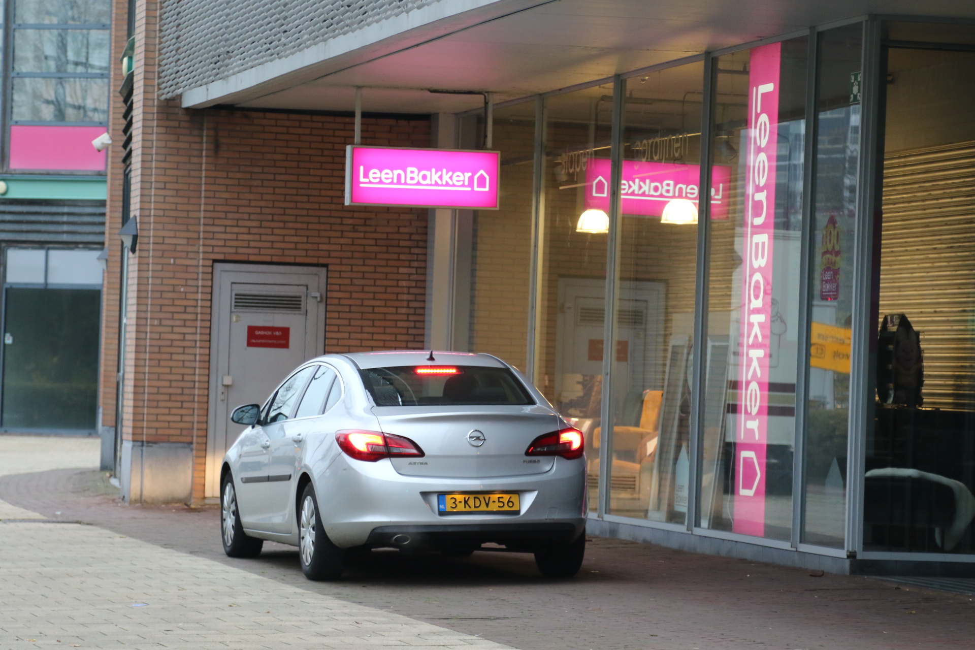 Verdachte poging tot overval op Leen Bakker Rijswijk aangehouden