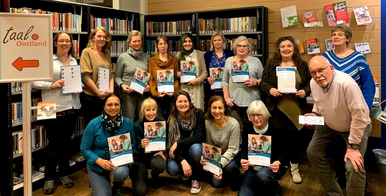 Dertien nieuwe Taalvrijwilligers krijgen certificaat!