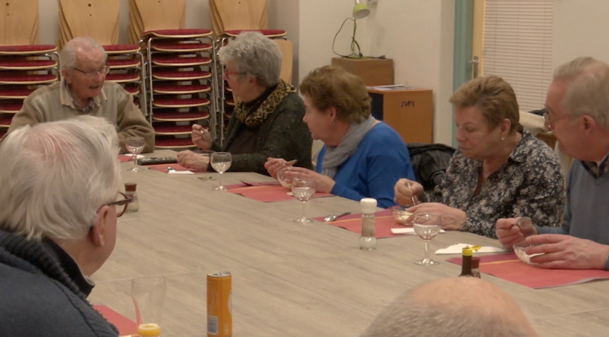 [VIDEO] Gezellig eten bij Open Eettafel in Oud Rijswijk