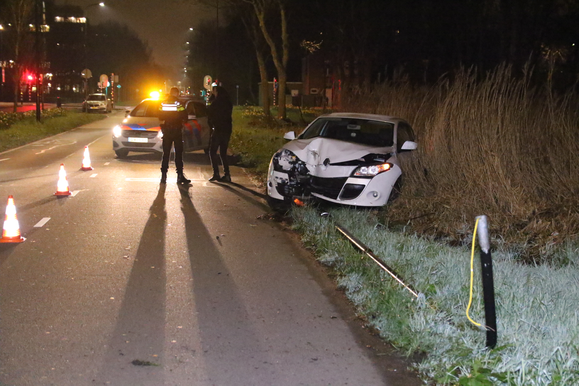 Automobilist ramt lantaarnpaal Prinses Beatrixlaan Rijswijk