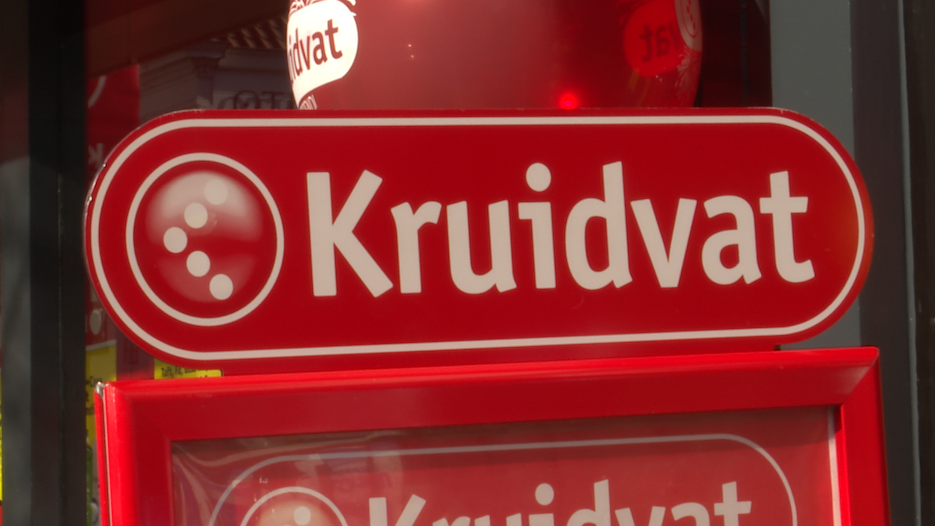 [VIDEO] Kruidvat in de Herenstraat heropend na verbouwing