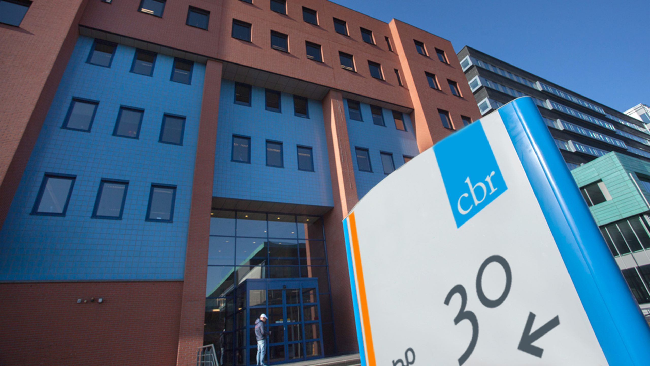 CBR gaat weer starten met theorie-examens
