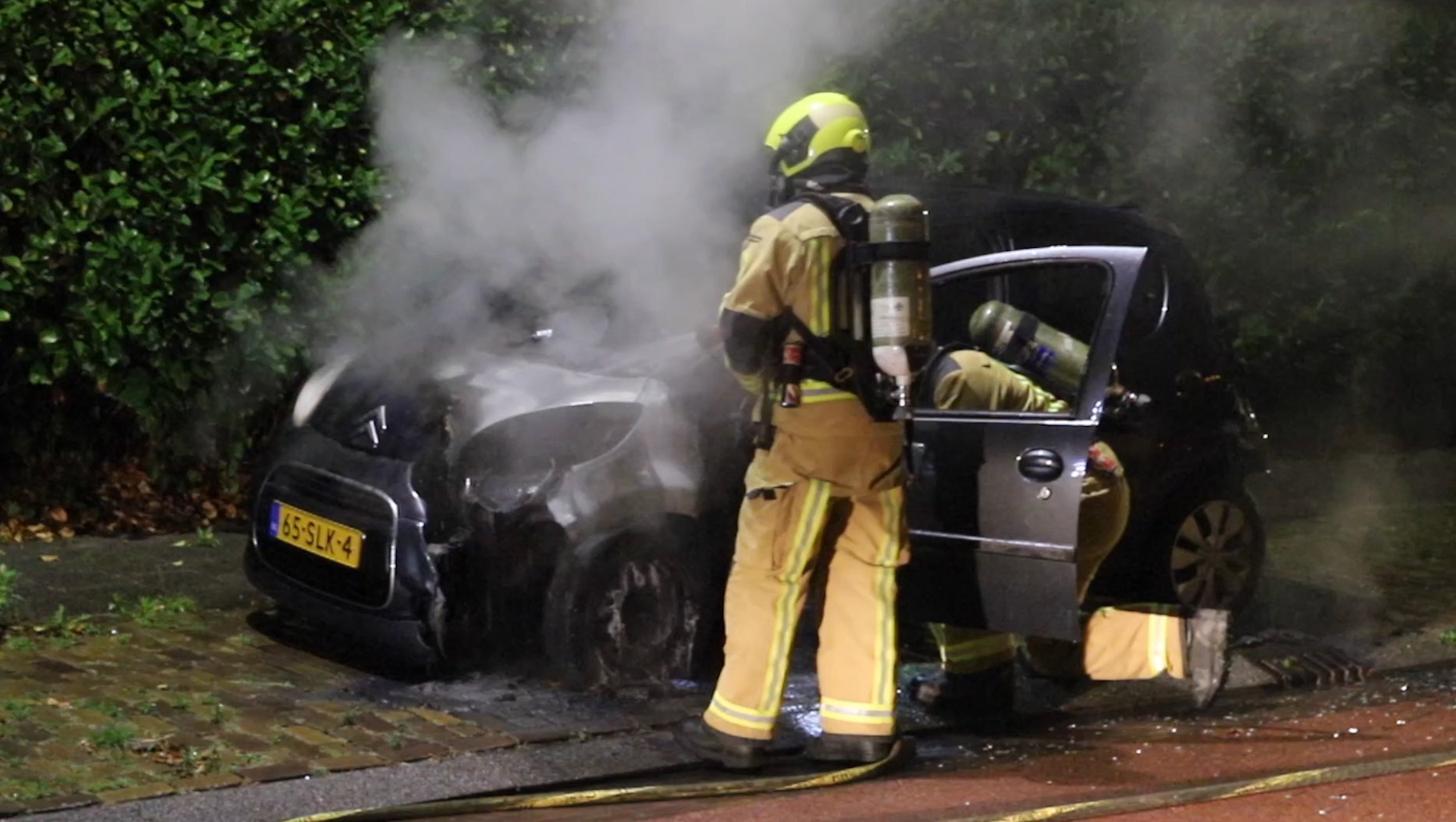 [VIDEO] Auto in brand aan Jaagpad Rijswijk