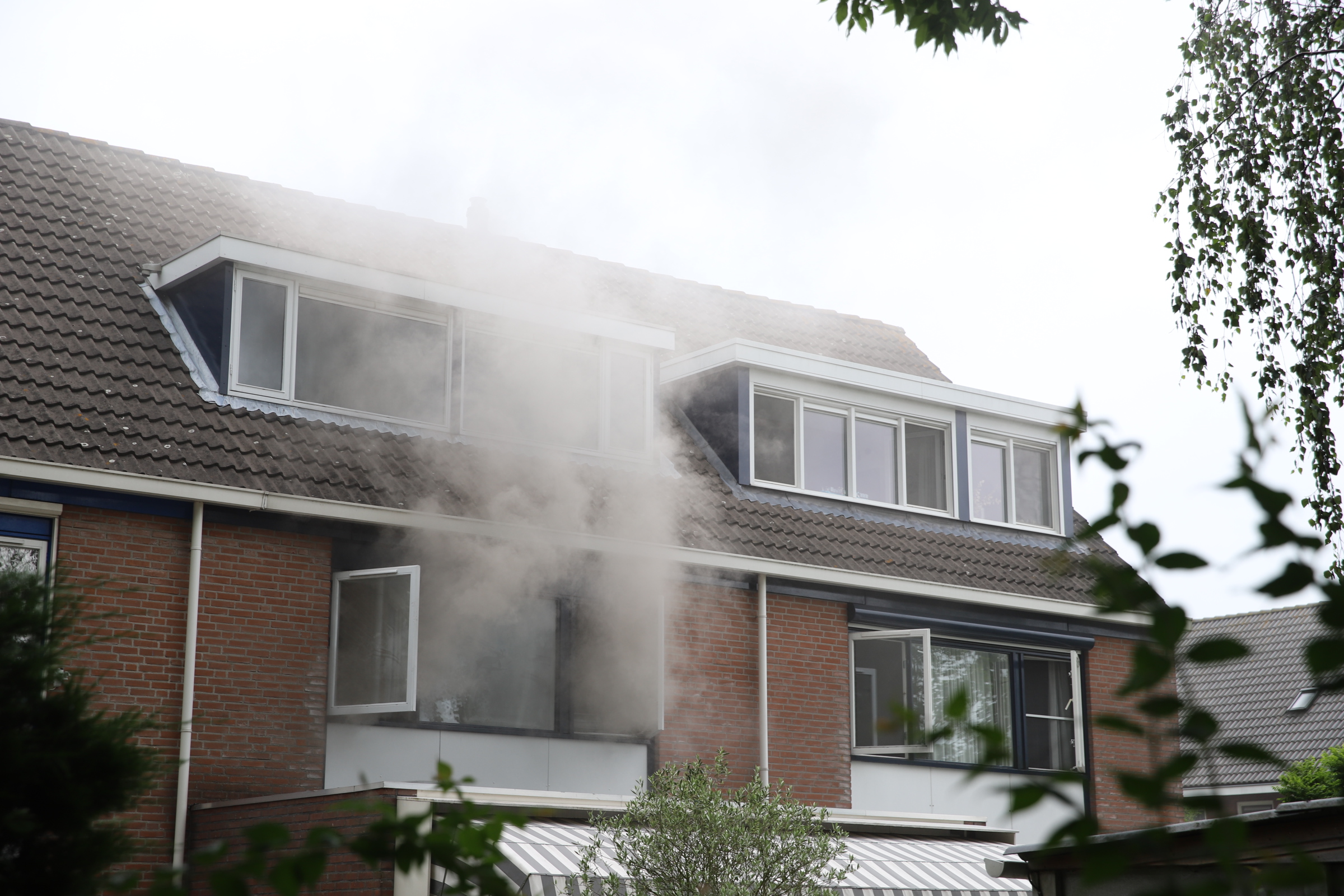Flinke rookontwikkeling bij brand in woning Vrijenban Delfgauw