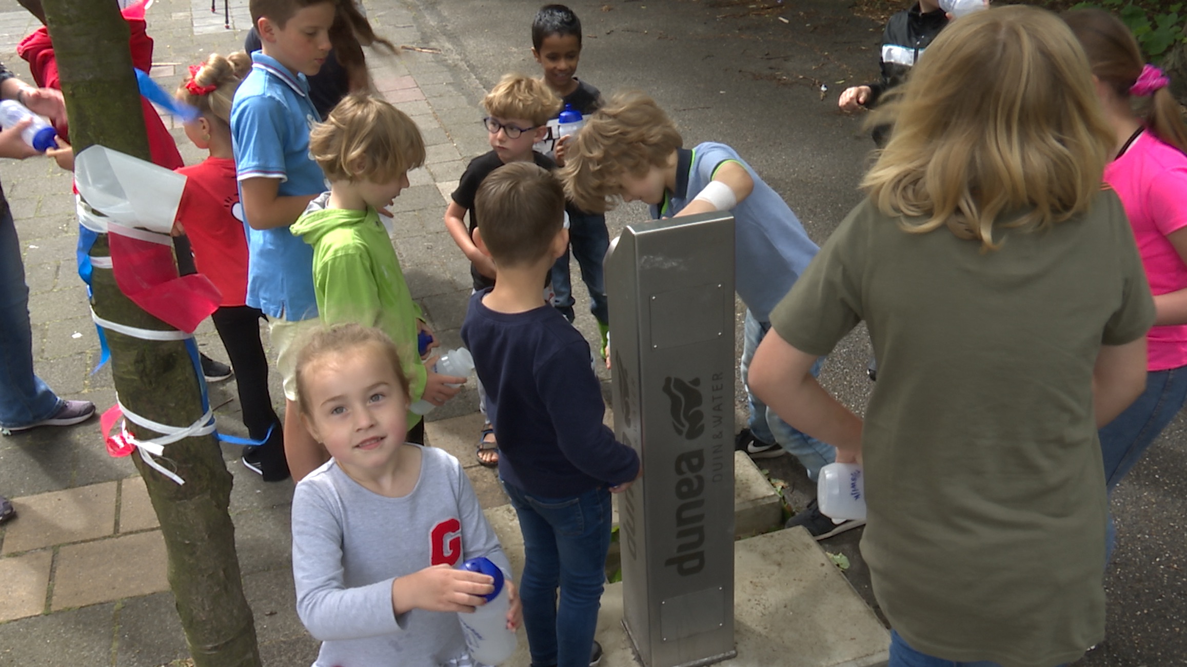 [VIDEO] Watertap Dunea feestelijk geopend bij Mariaschool