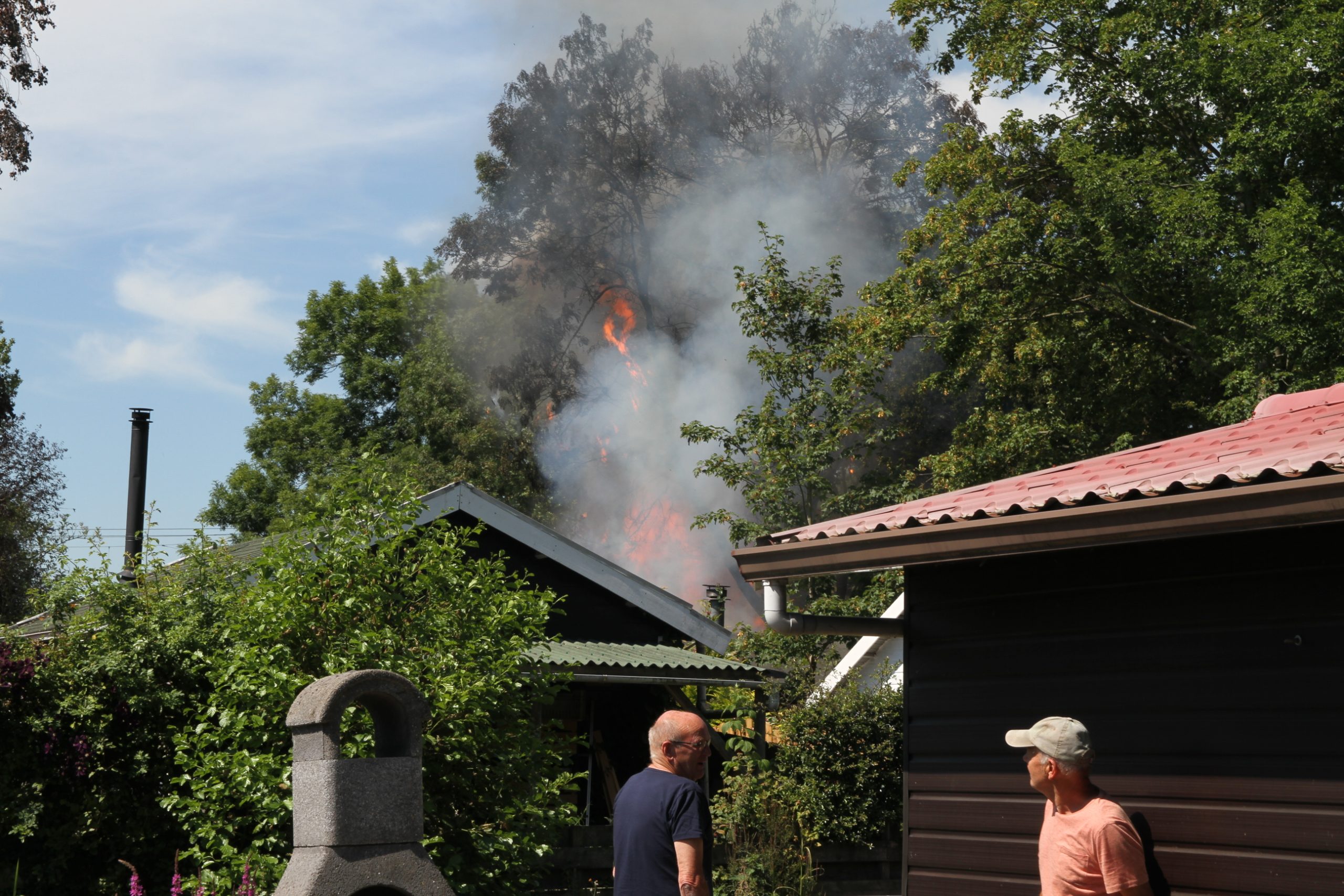 Fikse brand in tuinhuisje Nieuwkoopseweg Pijnacker