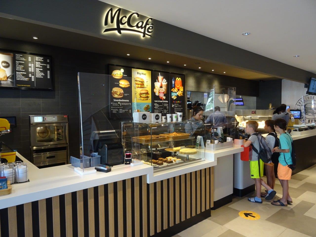 [FOTO] McDonalds Leidschendam is weer open