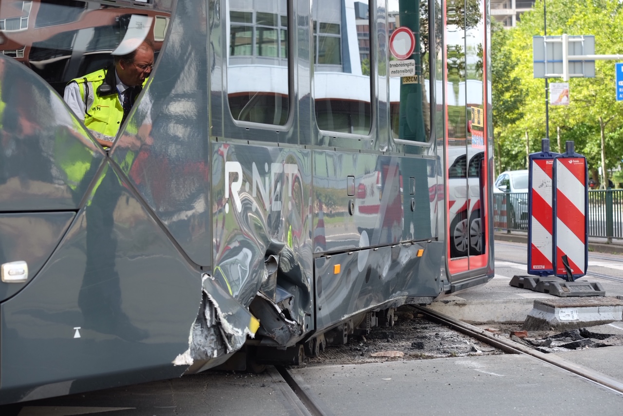 Tramverkeer lijn 17 gestremd door ontsporing