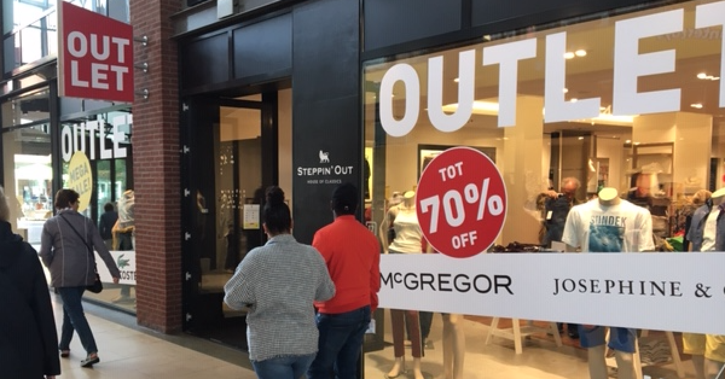 Kleding Outlet met kortingen tot 70% opent in De Bogaard