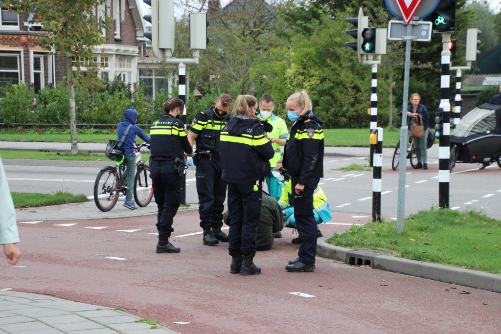 Oudere man valt met fiets in Pijnacker