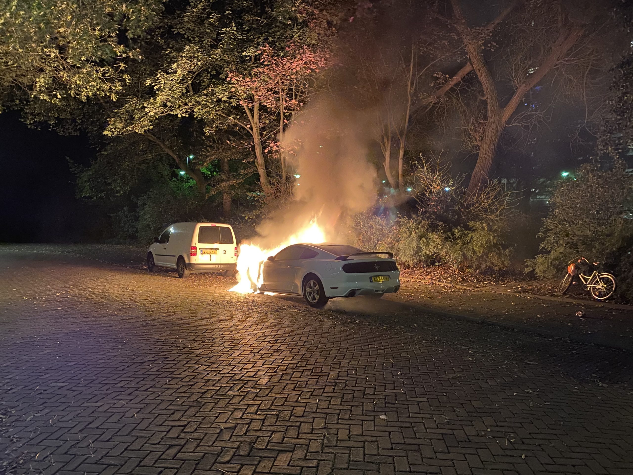 Brand in geparkeerde auto Bazuinlaan Rijswijk