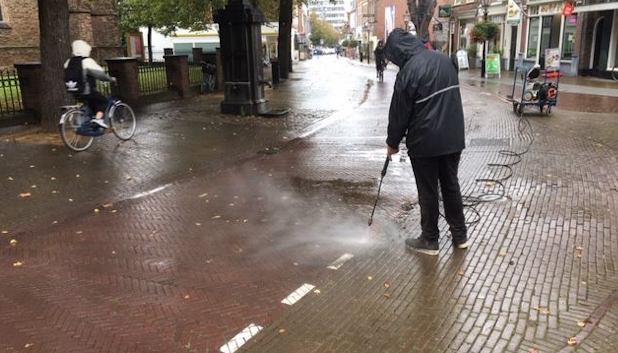 Belijning Herenstraat weg door racende fietsers