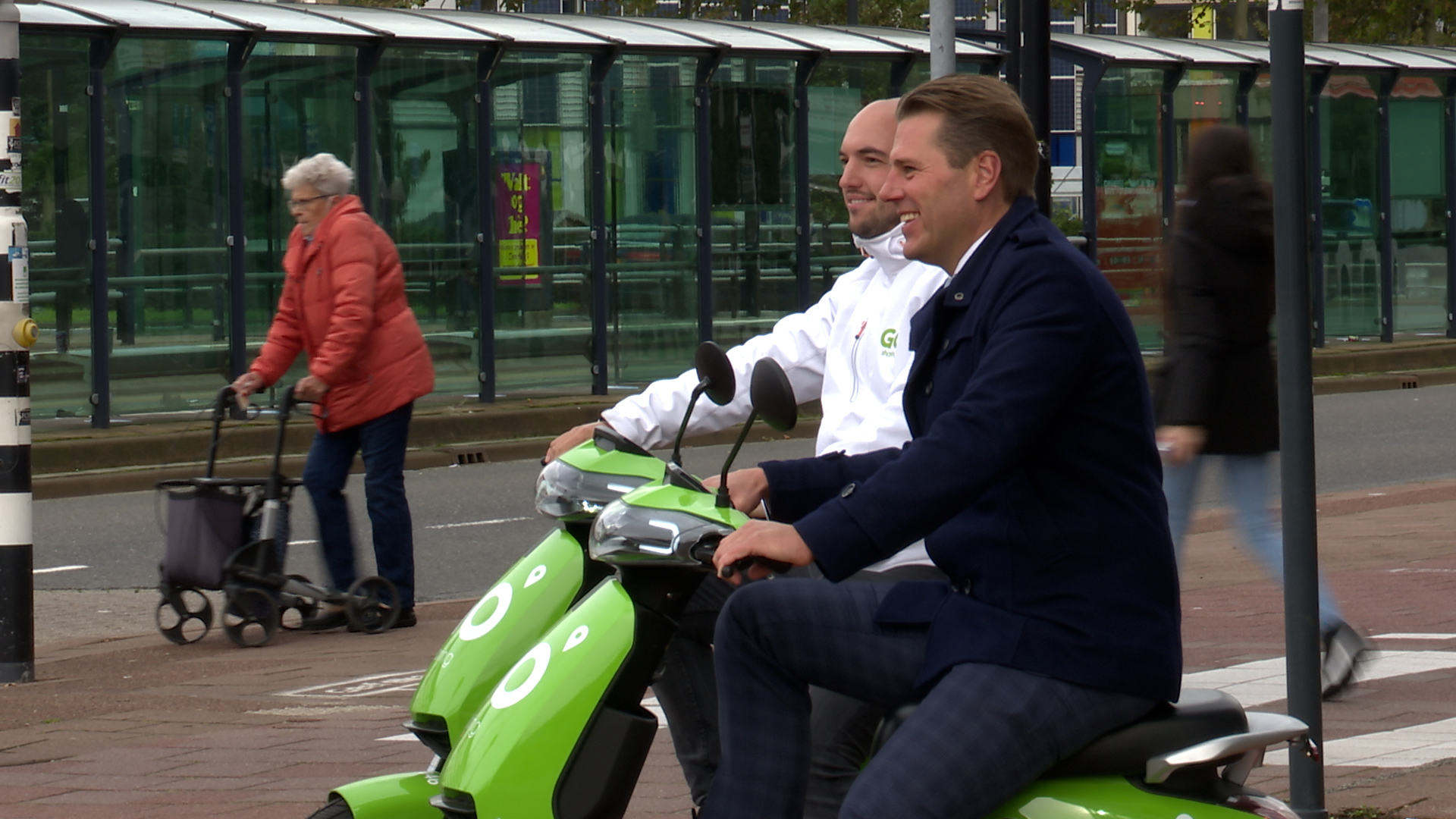 [VIDEO] Deelscooters vanaf nu overal beschikbaar in Rijswijk