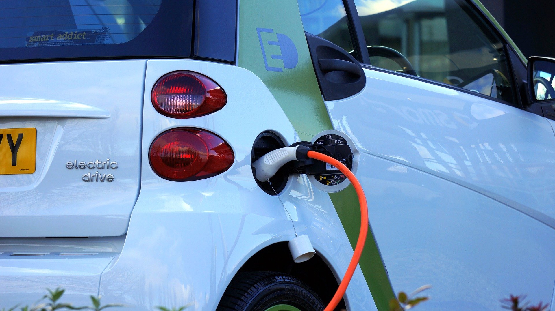 D66 en VVD: Meer mogelijkheden voor opladen elektrische auto