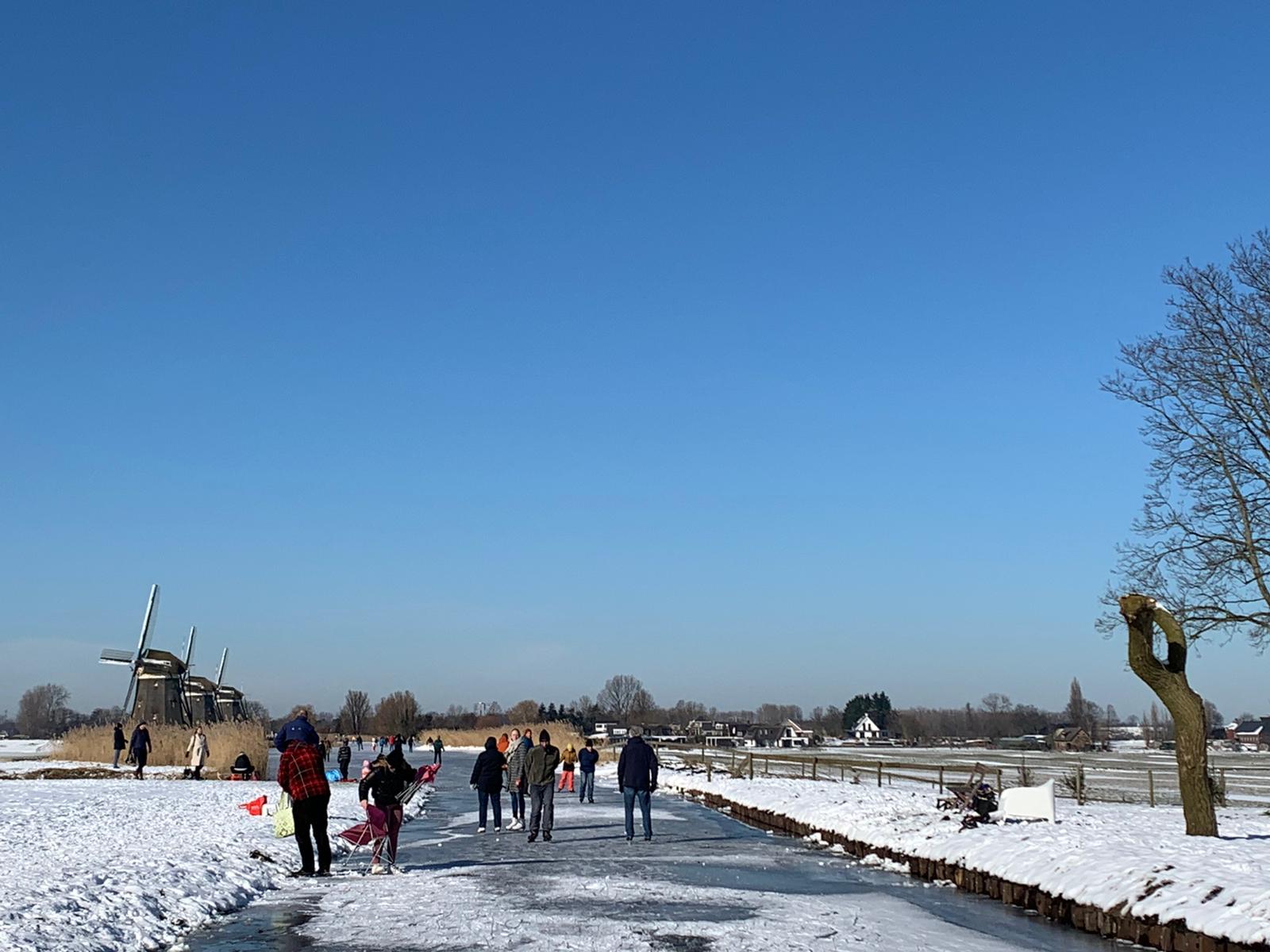 [FOTO] Gezellig schaatsen langs de drie molens en N3MP