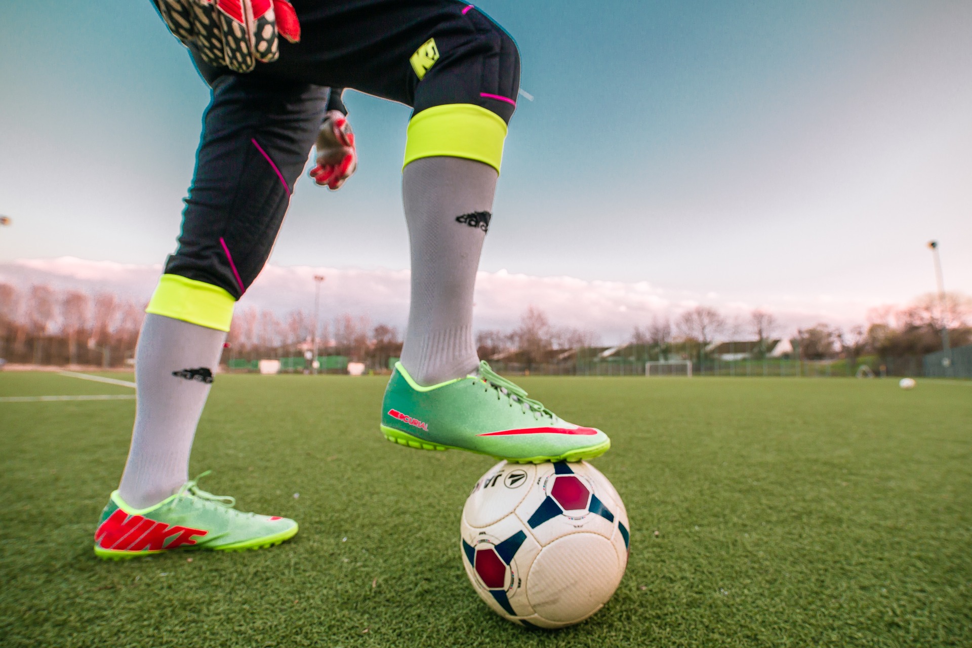 Vervangen kunstgrasvelden sportclubs gaat verder