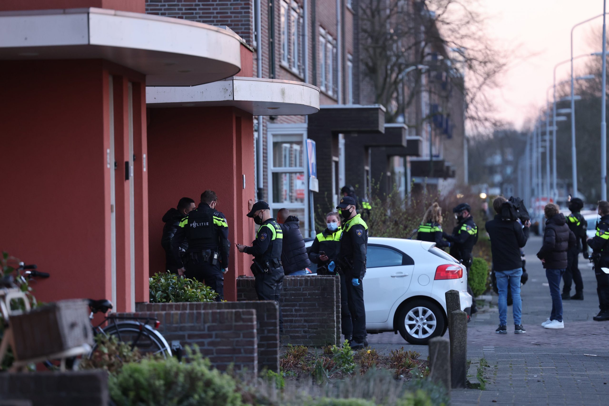 Hennepkwekerij gevonden na inval woning Nicolaas Beetslaan Voorburg