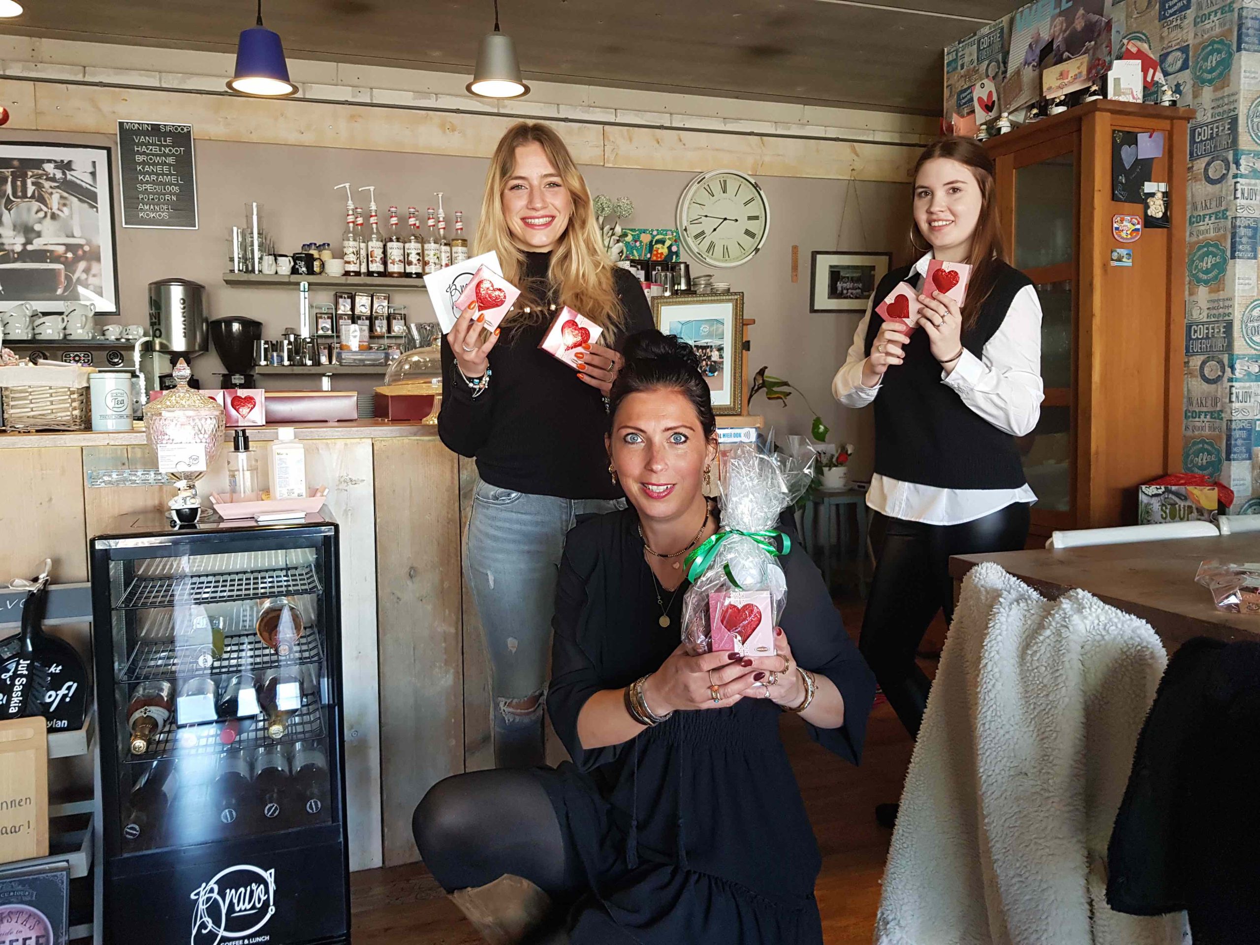 [VIDEO] Bravo Coffee & Lunch maakt moeders blij met speciale moederdagpakketten