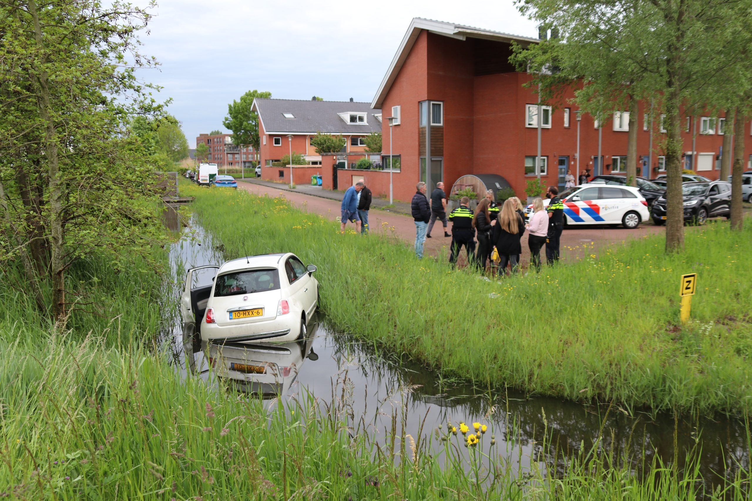 Automobilist rijdt water in aan ‘s-Gravenweg Nootdorp Automobilist rijdt water in aan ‘s-Gravenweg Nootdorp