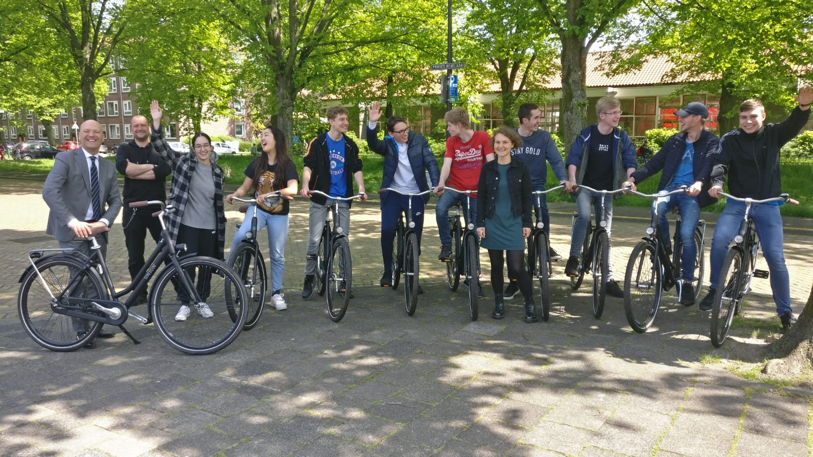 Studenten Wellant MBO krijgen fiets van school