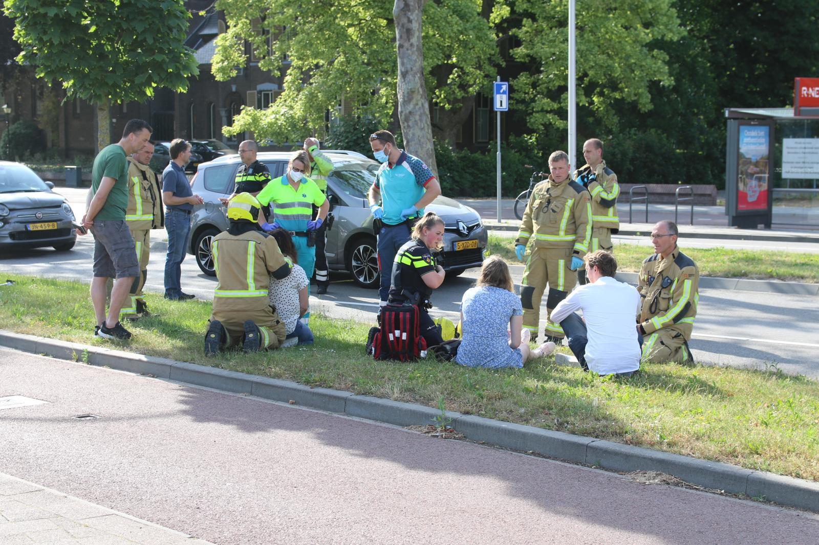 Gewonden na kop-staart aanrijding Oostlaan Pijnacker