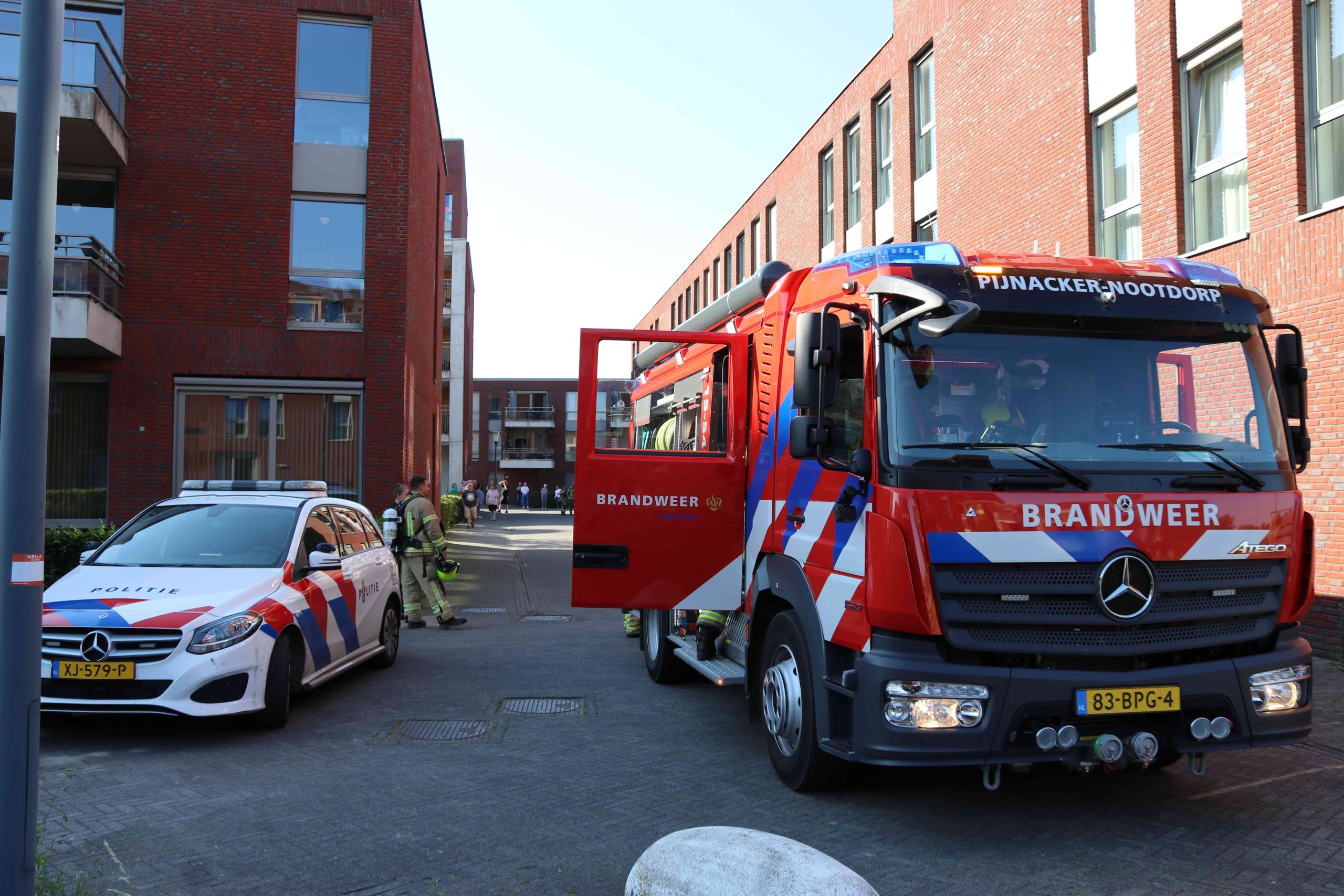 Brandweerauto’s rukken uit voor pan op vuur in Beemdgras Pijnacker Brandweerauto’s rukken uit voor pan op vuur in Beemdgras Pijnacker