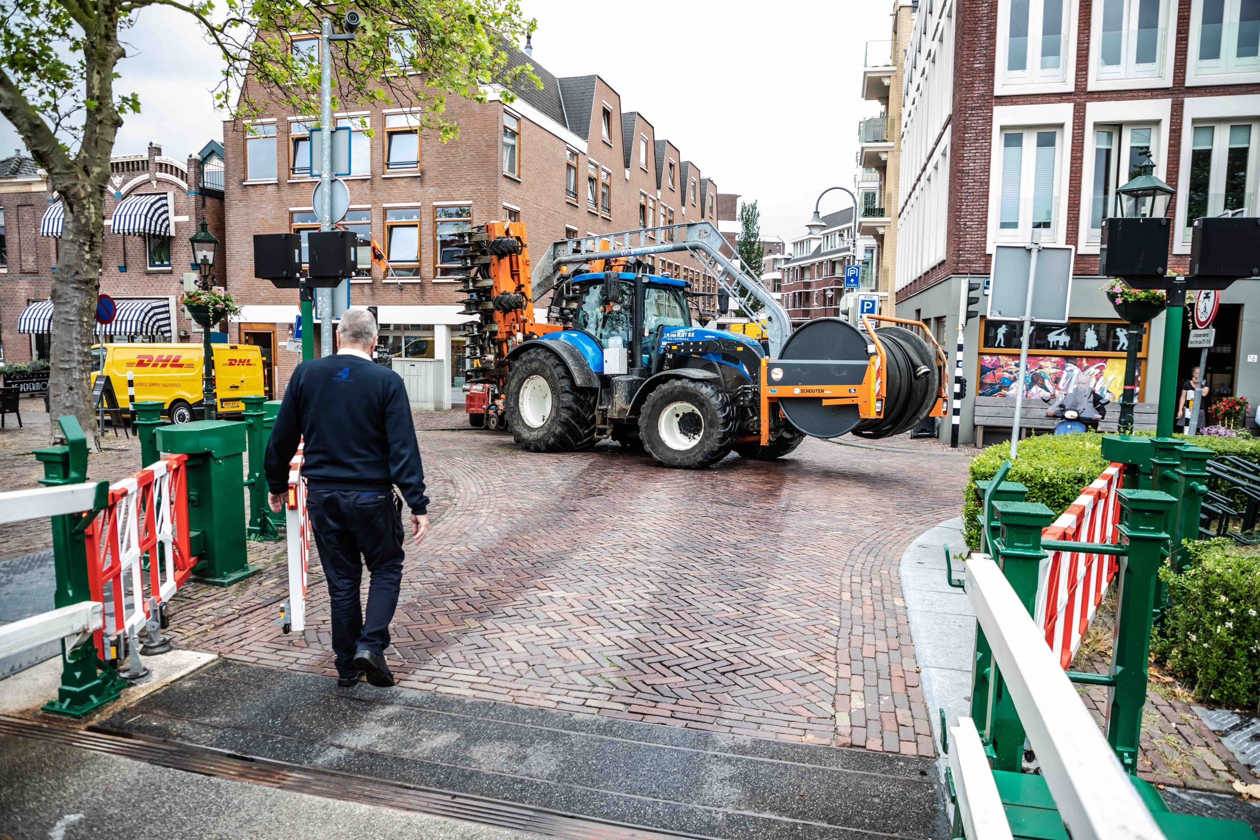 Bewoners sluis hebben last van trillende huizen door denderende tractoren