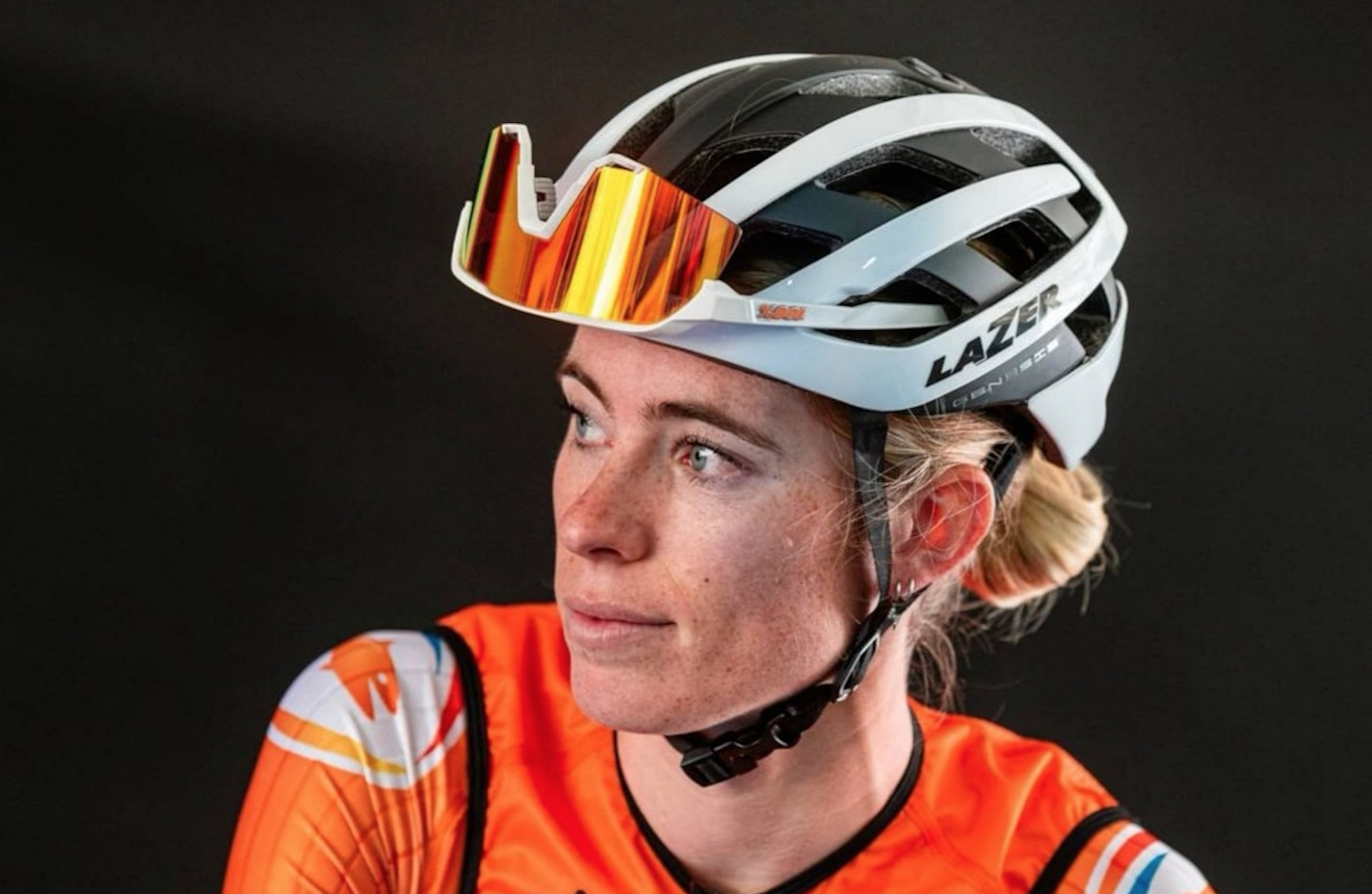 Demi Vollering uit Pijnacker zondag in actie tijdens Olympische Spelen