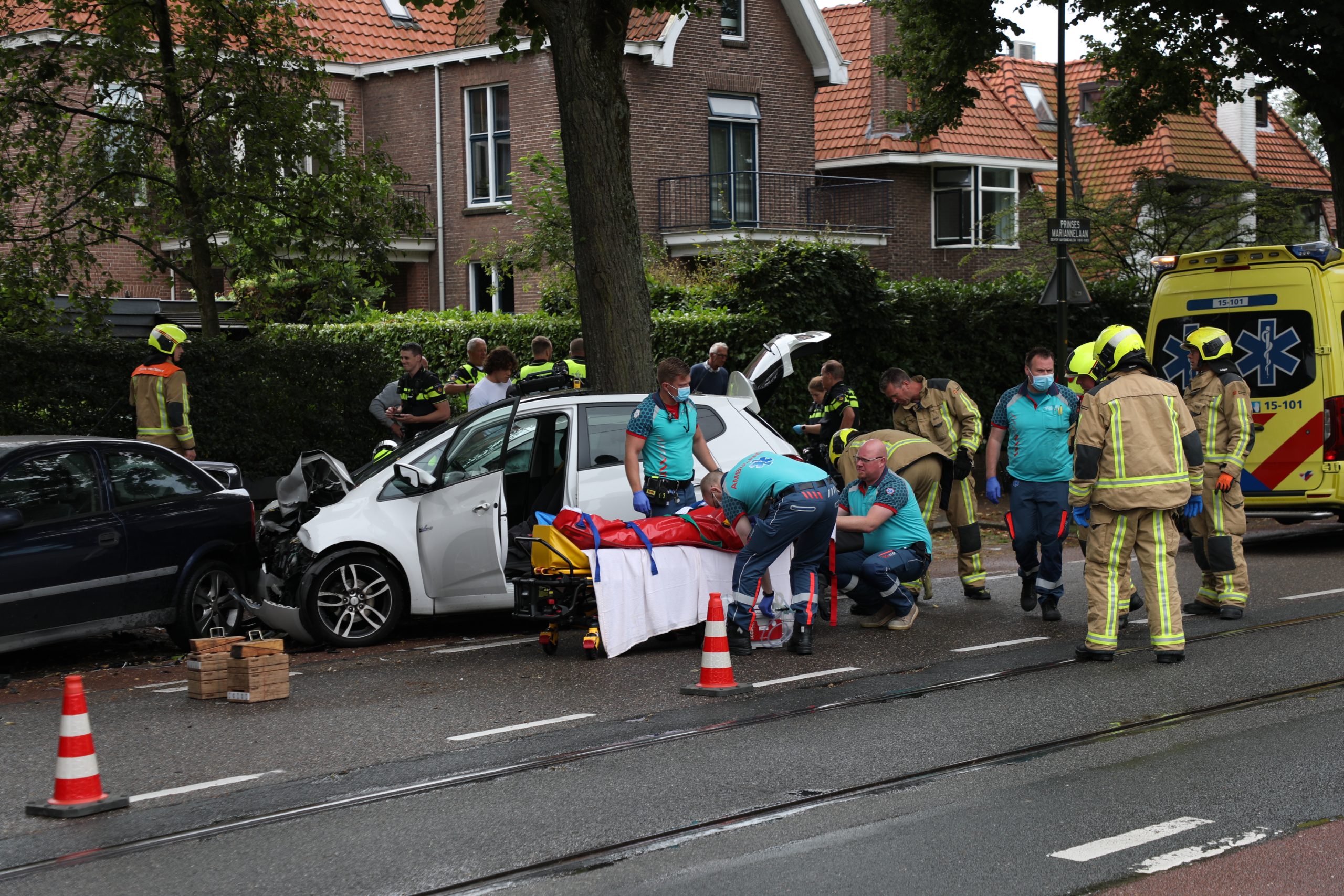 Forse schade na ongeval Prinses Mariannelaan Voorburg