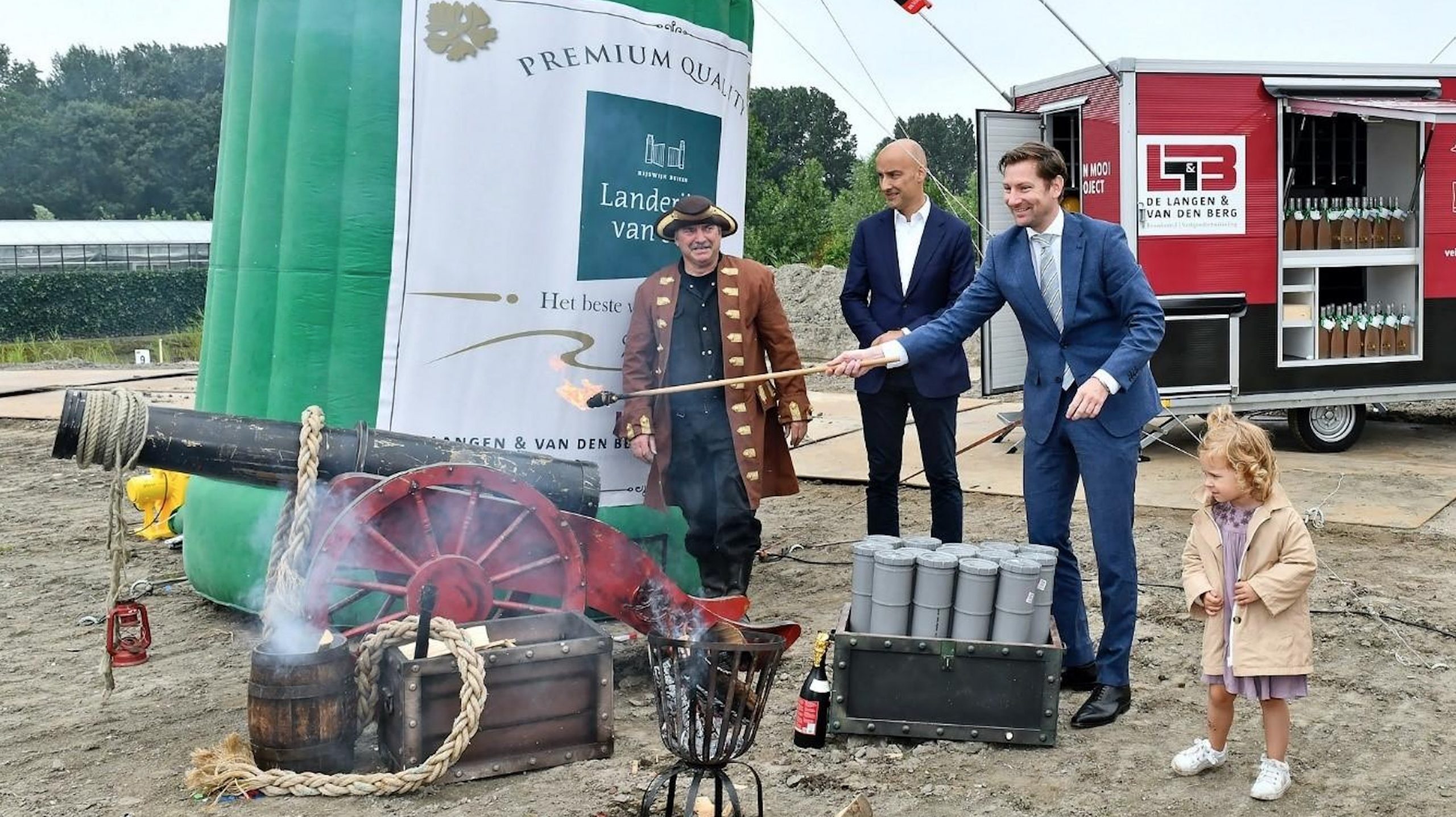 Feestelijke start bouw landerijen van Sion