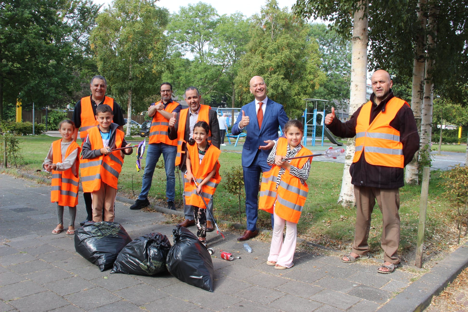 [FOTO] Rijswijkers maken stad schoon tijdens Cleanup Day