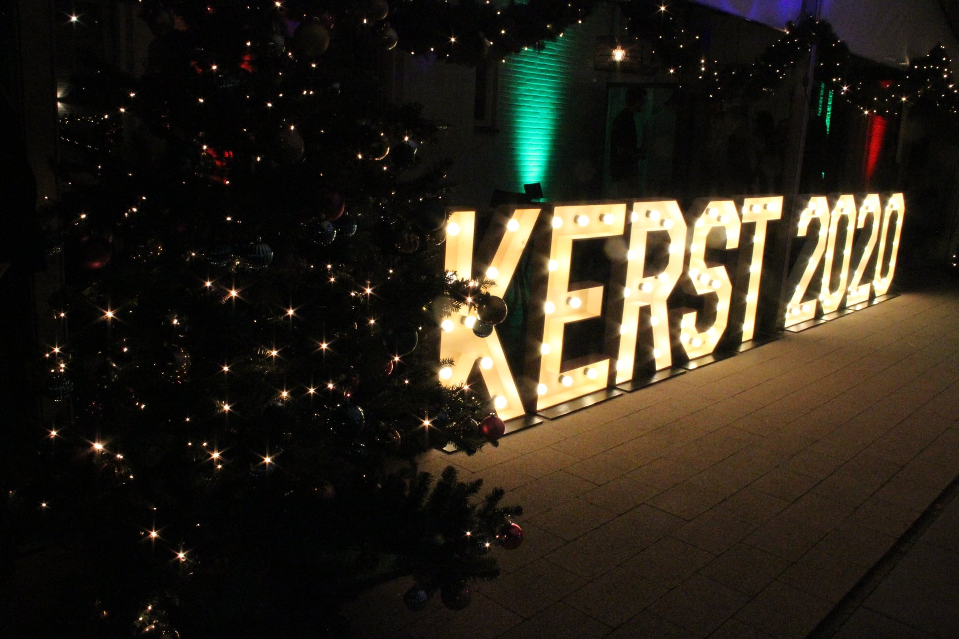 [FOTO] Plus Jongenotter viert alsnog kerstfeest 2020