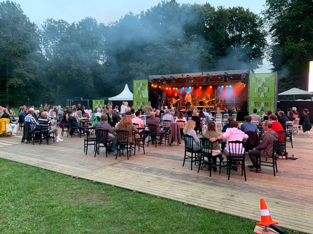 [FOTO] Strandwalfestival van start bij de Naald