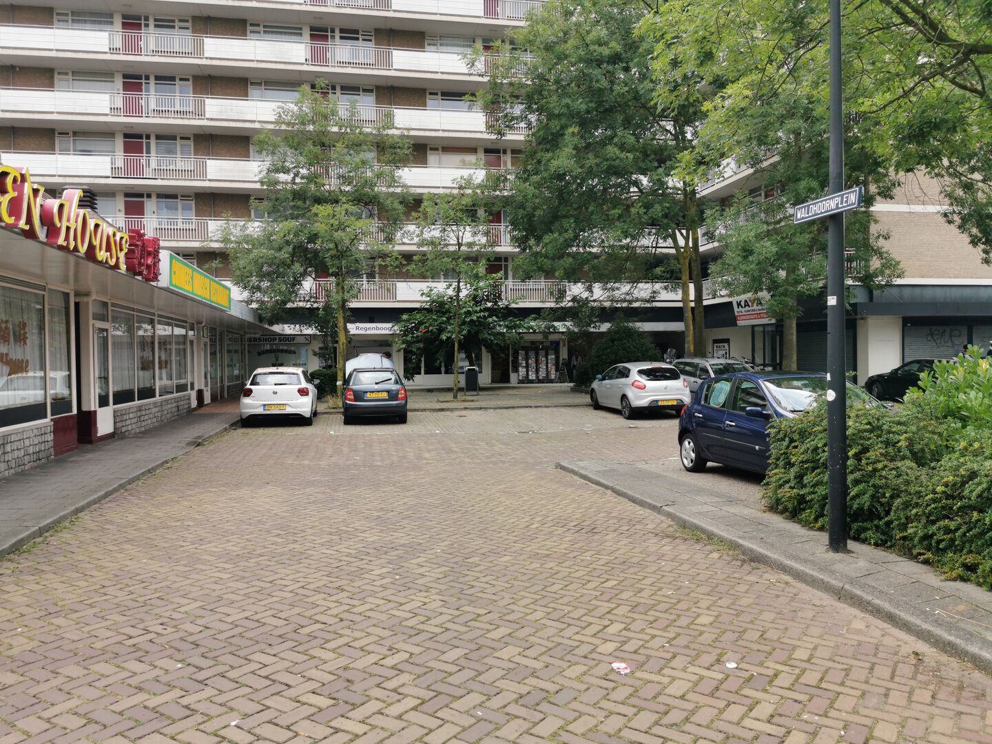 Nieuwe eigenaar Winkelcentrum De Waldhoorn wil buurt een boost geven