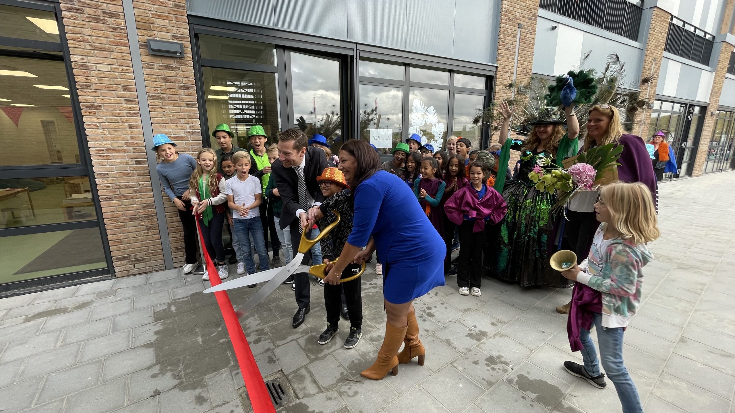 [VIDEO] IKC Parkrijk feestelijk geopend met pauwendans