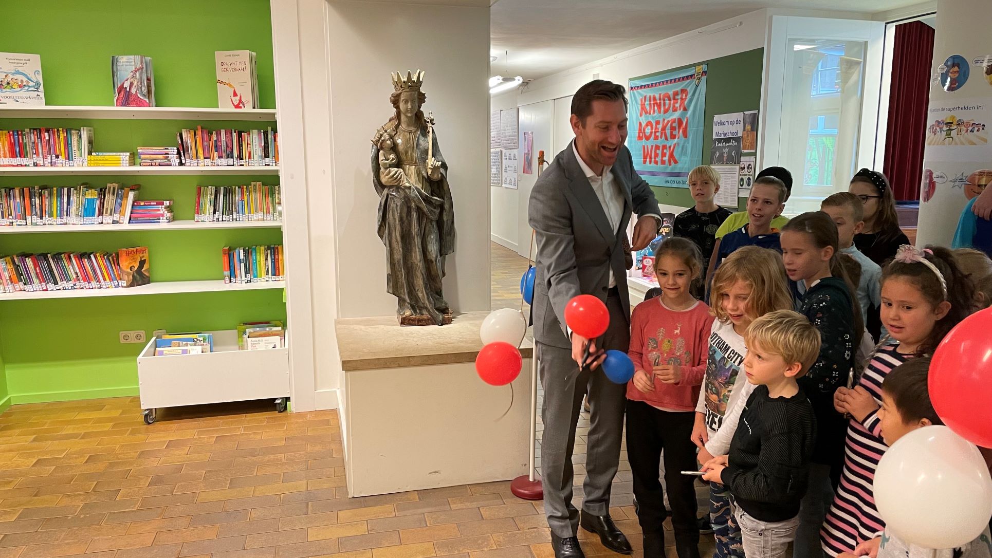 [VIDEO] Mariaschool opent schoolbibliotheek en viert Kinderboekenweek