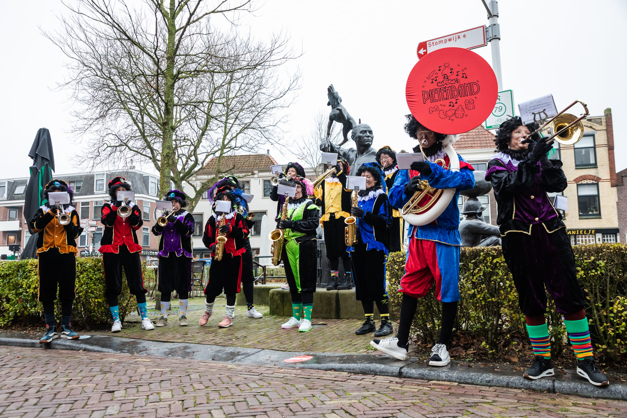 [FOTO] Sinterklaas en Pietenband komen naar Damplein