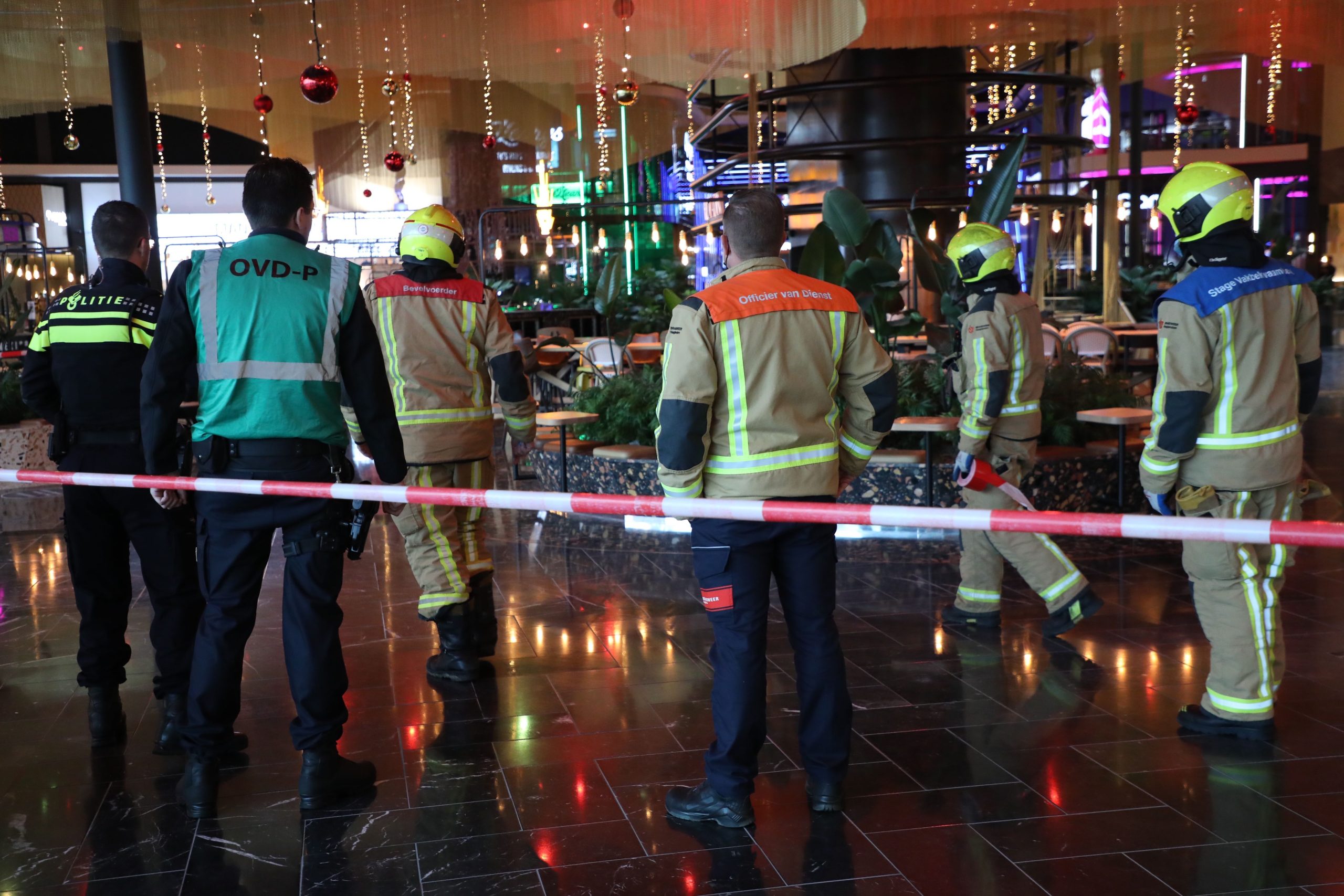 The Mall ontruimd nadat kerstversiering op bezoeker valt