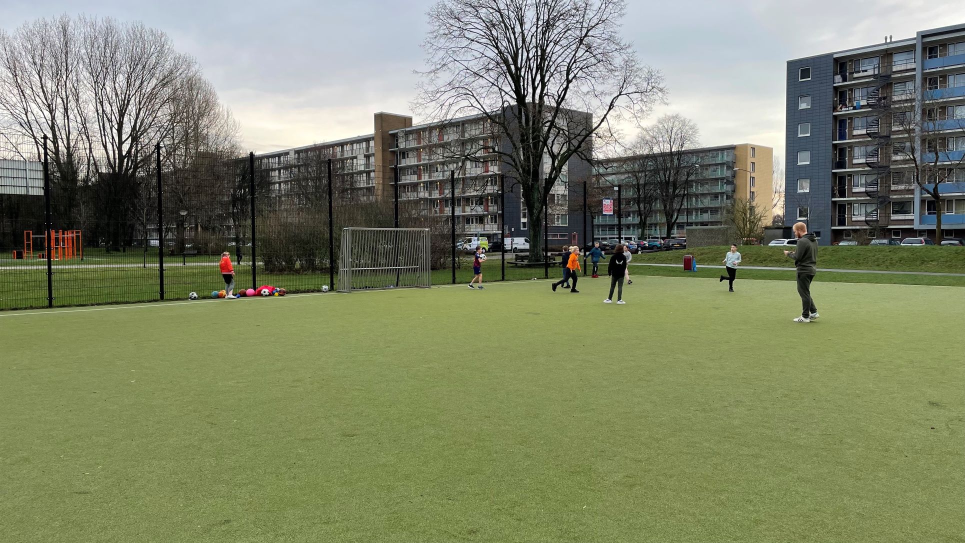 [VIDEO] SenW organiseert schoolpleinspellen voor de kinderen