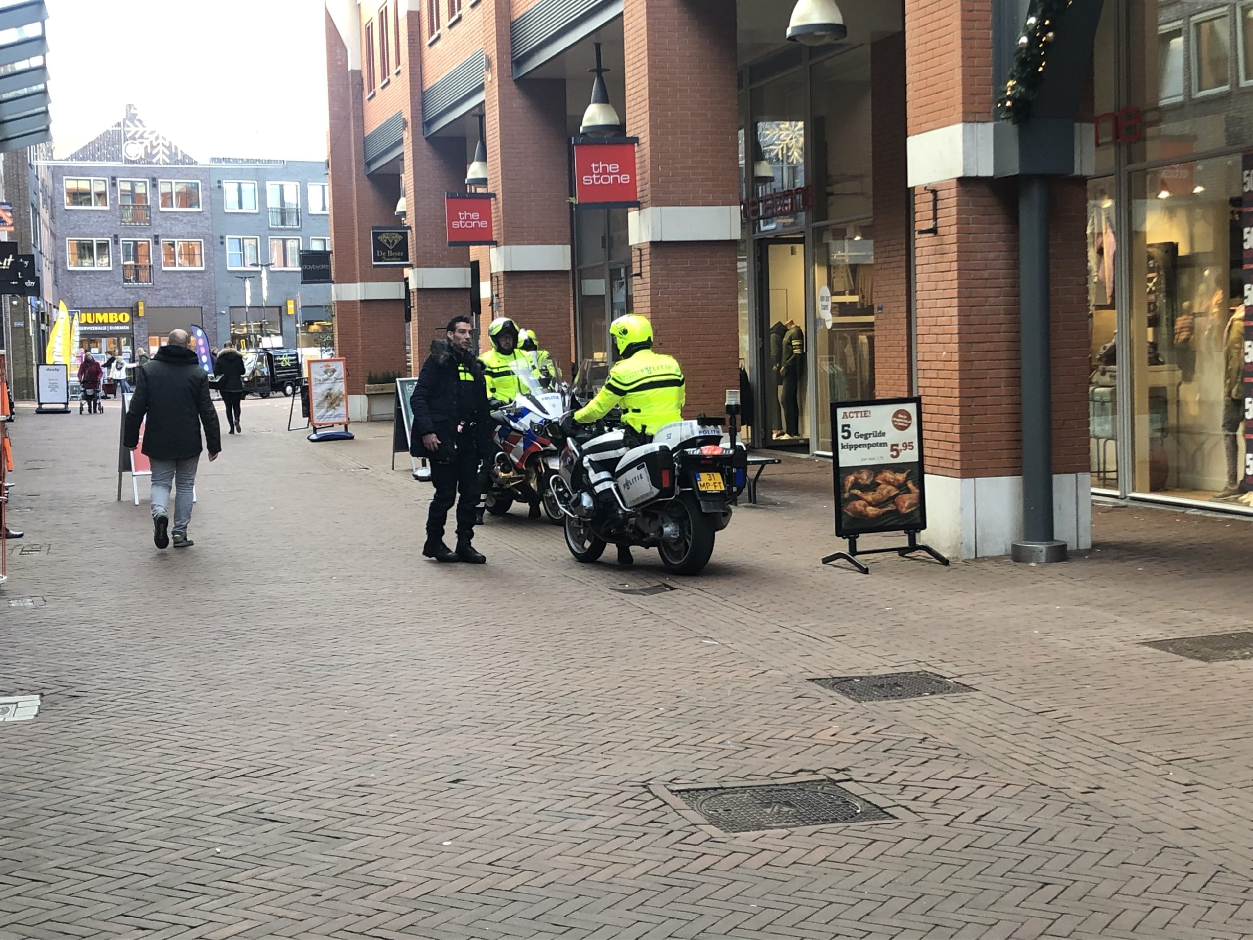 Verdachte omstandigheden bij geldautomaat in Nootdorp Verdachte omstandigheden bij geldautomaat in Nootdorp