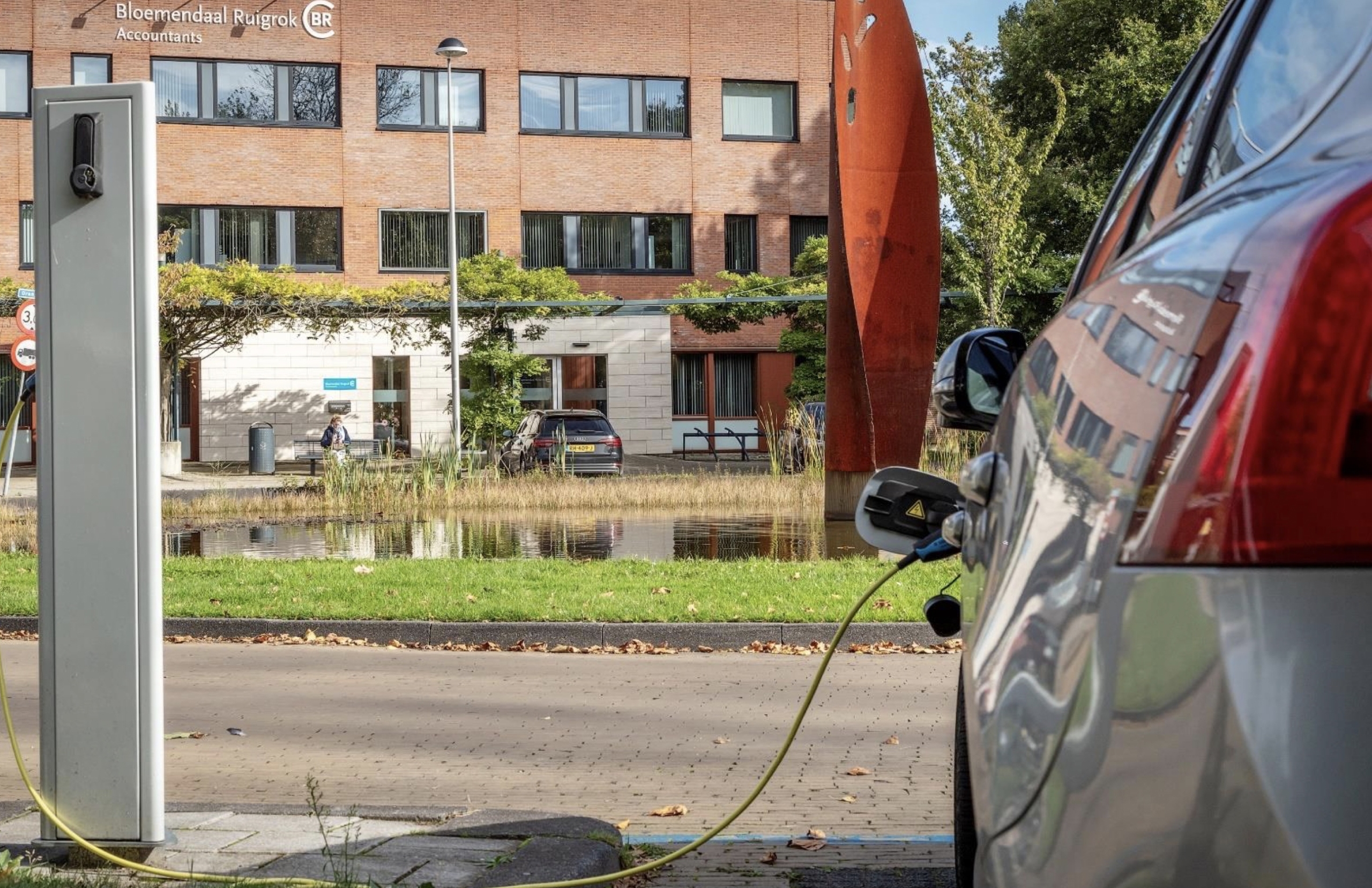 [VIDEO] Pijnacker-Nootdorp zet met laadvisie in op voldoende laadpalen voor alle gebruikers