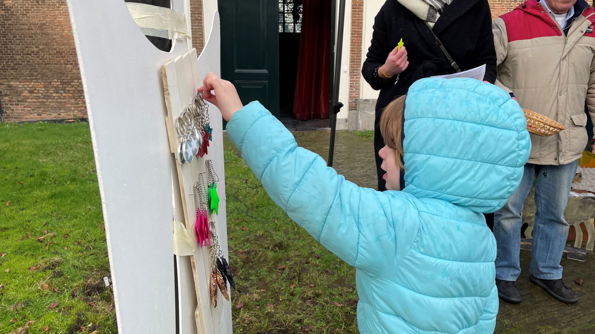 [VIDEO] Kinderen ontvangen prijs voor speurtocht Kroontjestocht