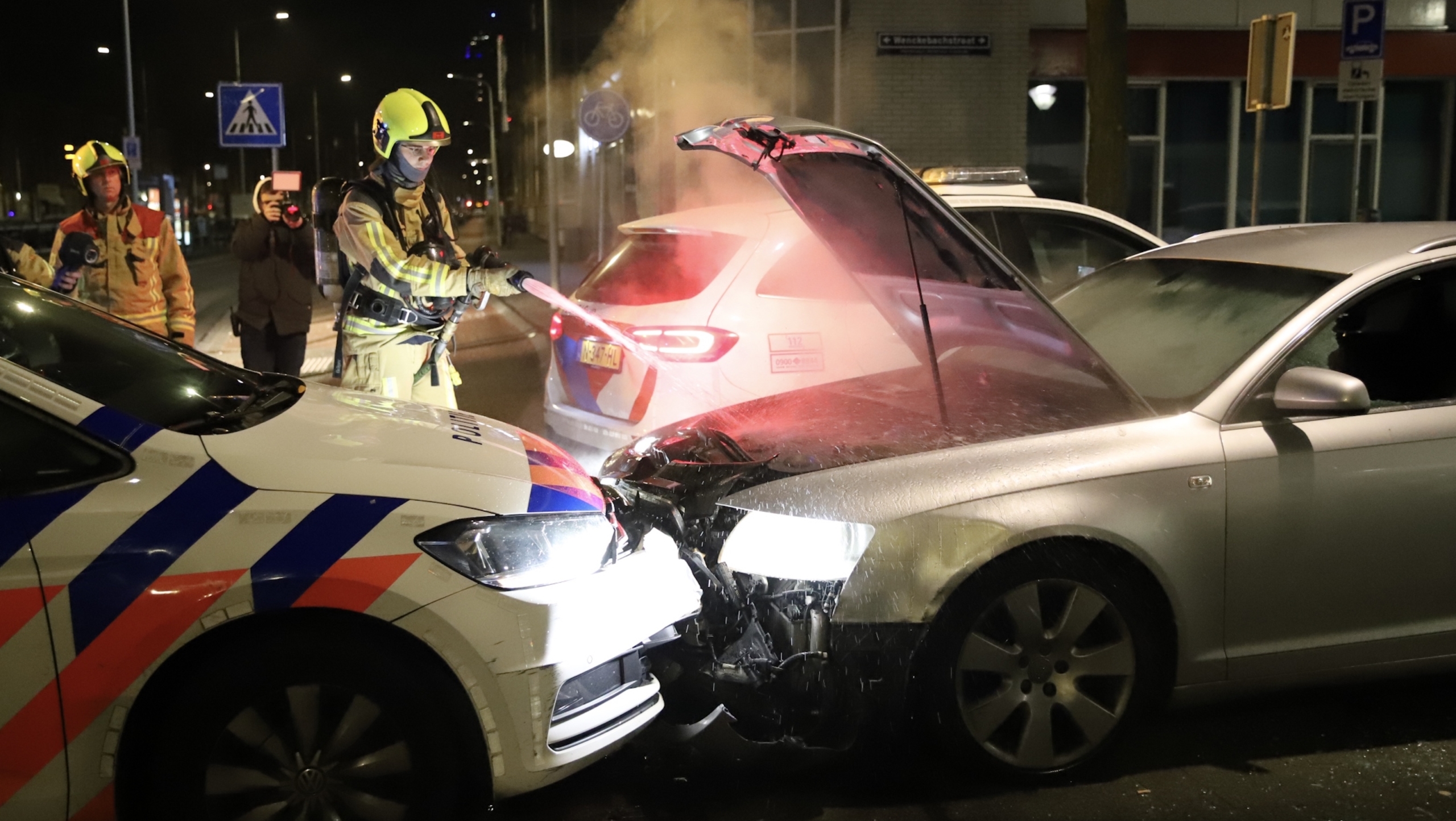 Lange achtervolging door woonwijken Rijswijk eindigt in crash met politieauto in Den Haag