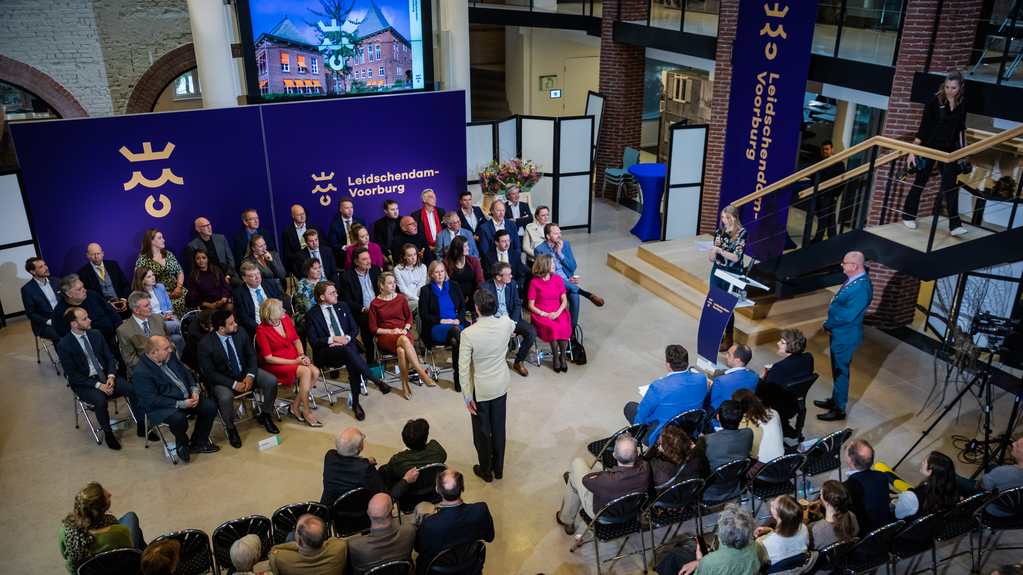 Gemeenteraadsleden beëdigd op gemeentehuis Leidschendam-Voorburg