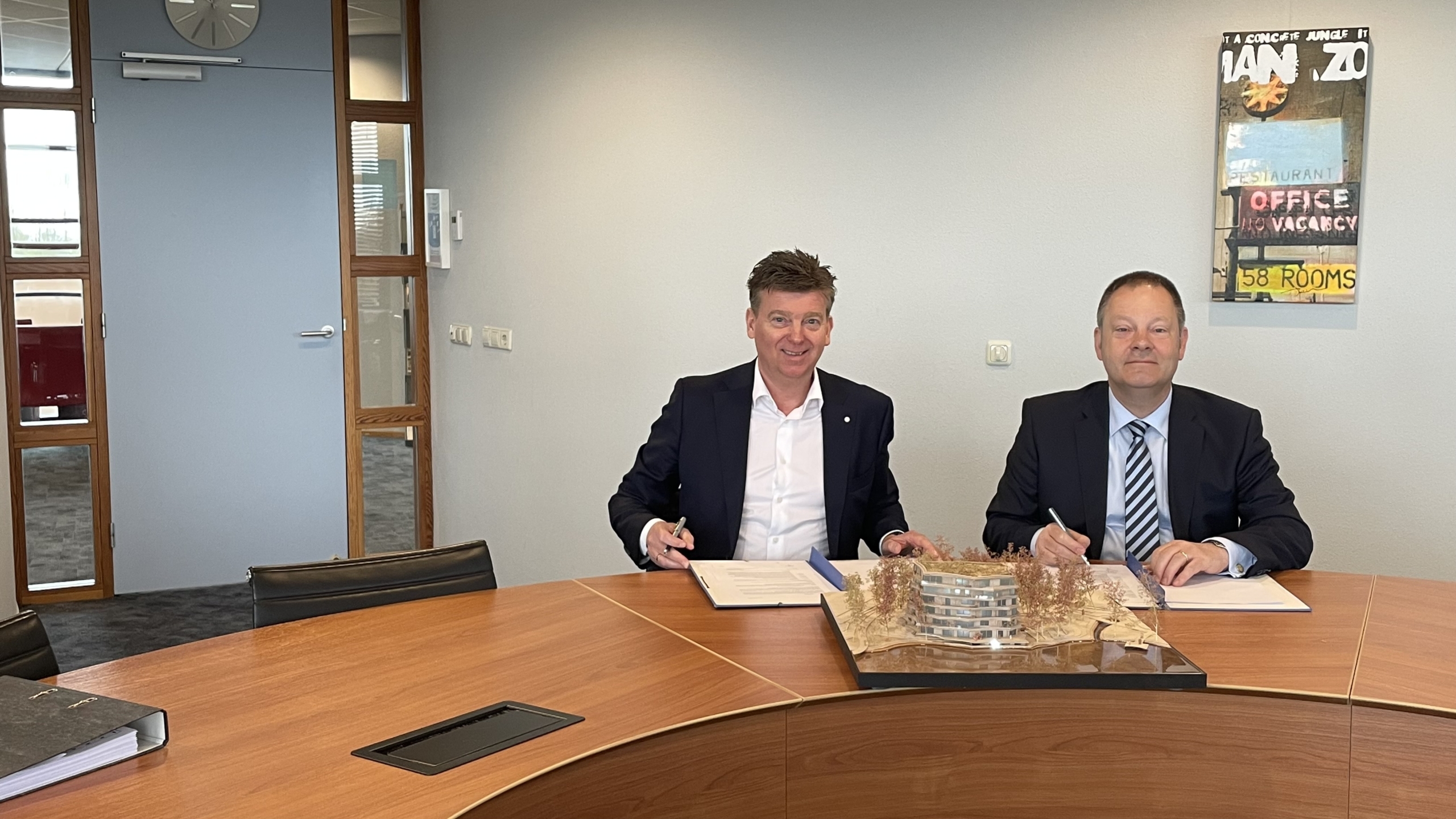 [VIDEO] Koopovereenkomst ondertekend voor 23 nieuwe appartementen