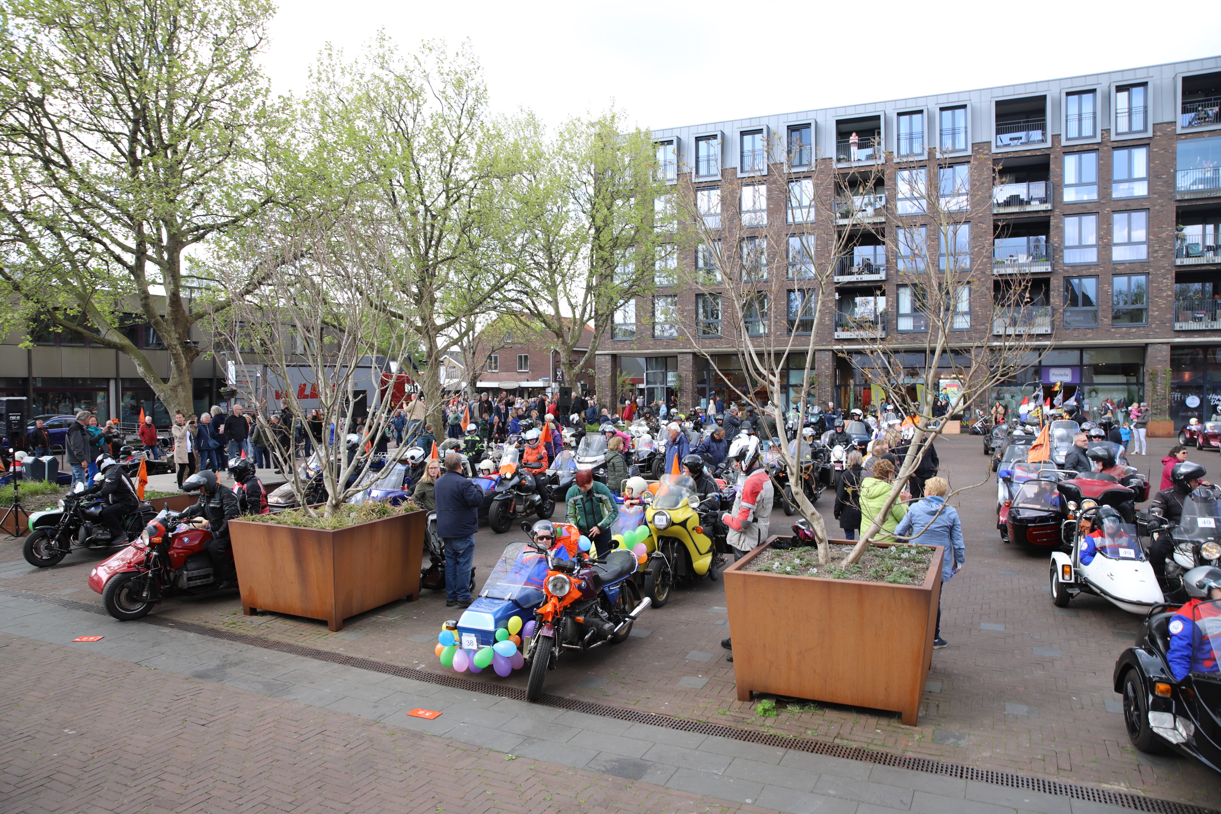 [FOTO] Beatrixrun Pijnacker vanochtend van start gegaan