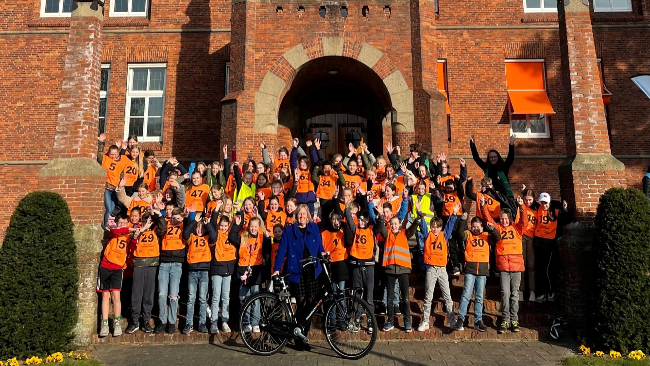 720 basisschoolleeringen uit Leidschendam en Voorburg leggen Praktisch Verkeersexamen af