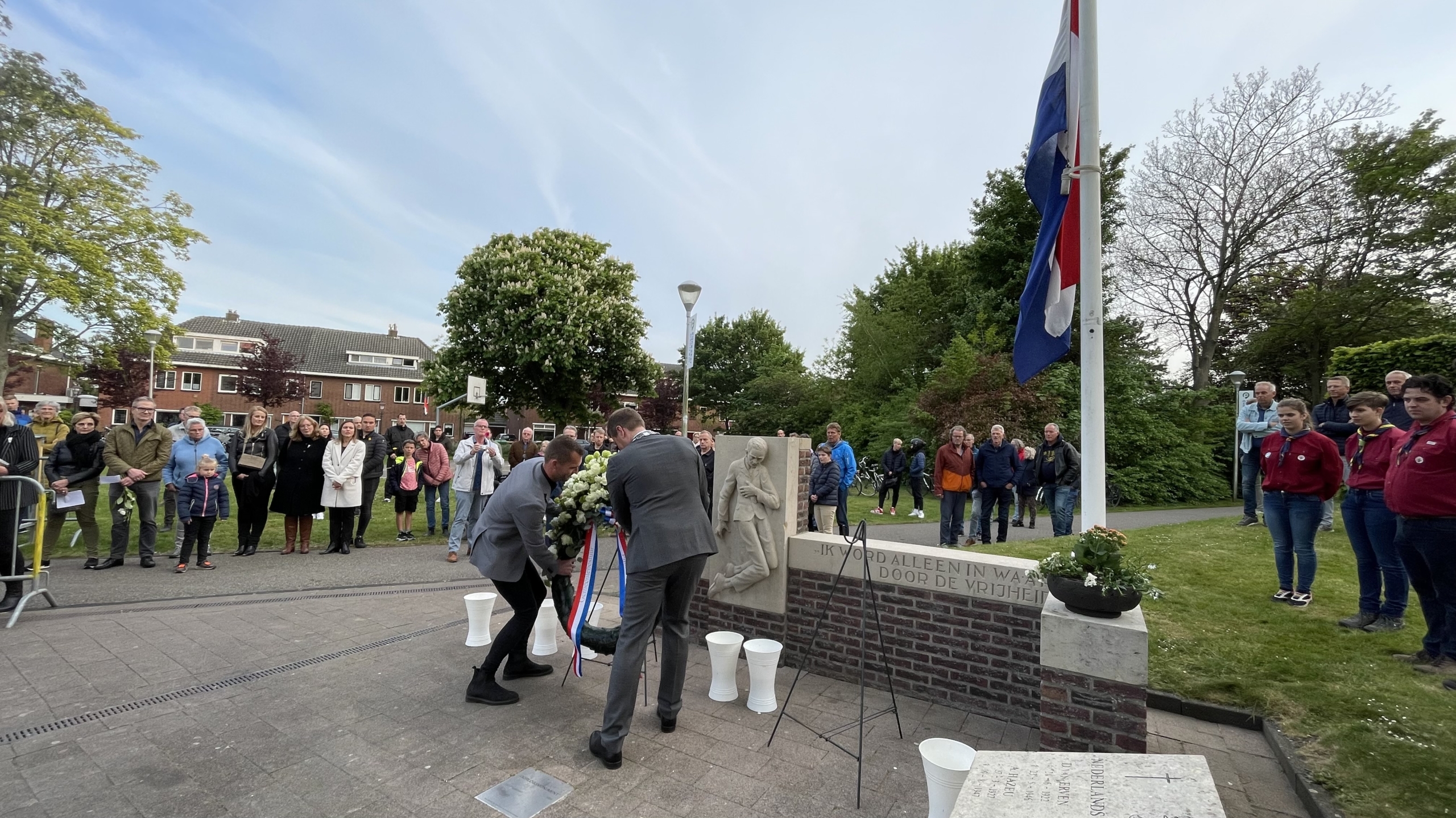 [VIDEO] Pijnacker-Nootdorp in stilte tijdens Nationale Dodenherdenking