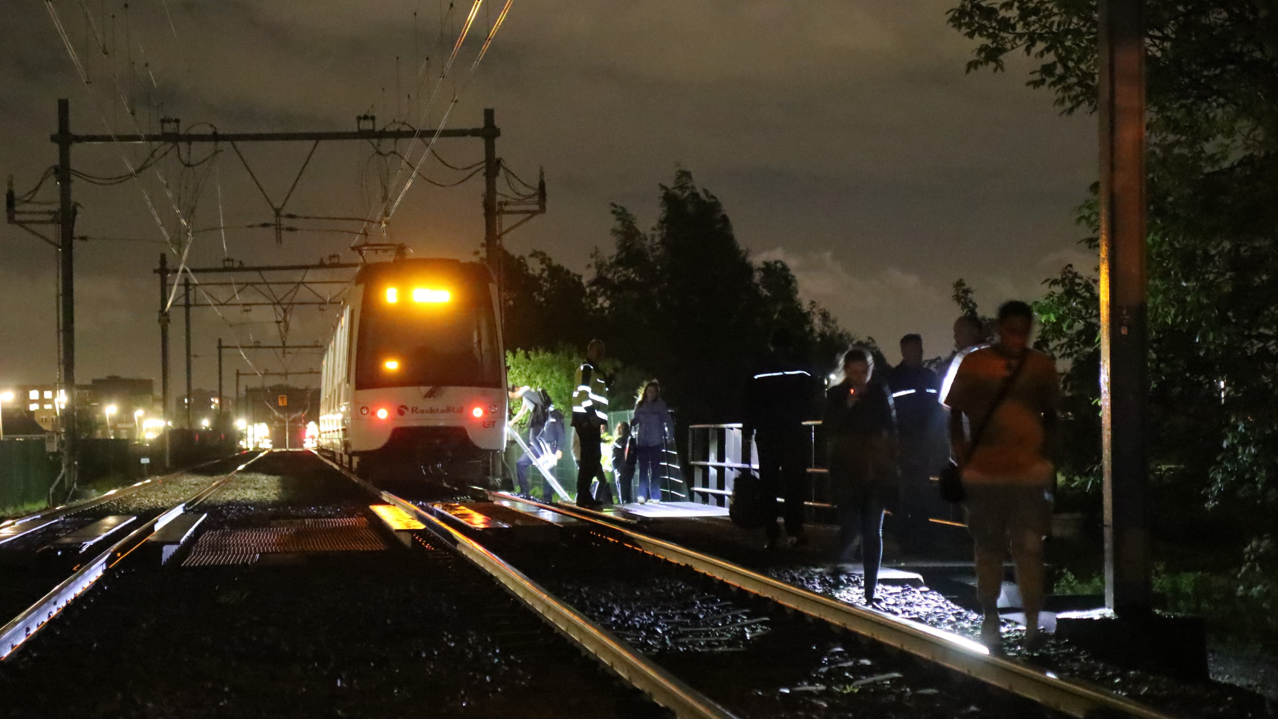 Aanrijding tussen RandstadRail (e-lijn) en bedrijfsbus in Pijnacker