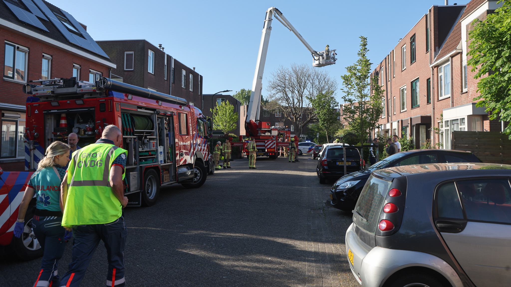 Zwaargewonde bij woningbrand op Kooiland in Leidschendam